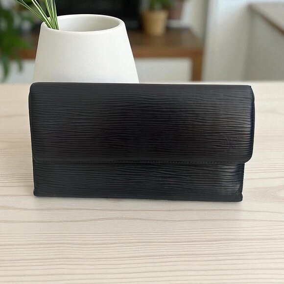 LOUIS VUITTON Black Epi Leather Long Wallet - Picture 1 of 11